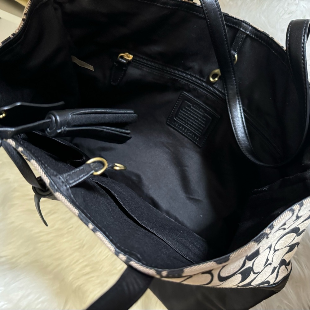 Coach Large tote bag. - Picture 12 of 12